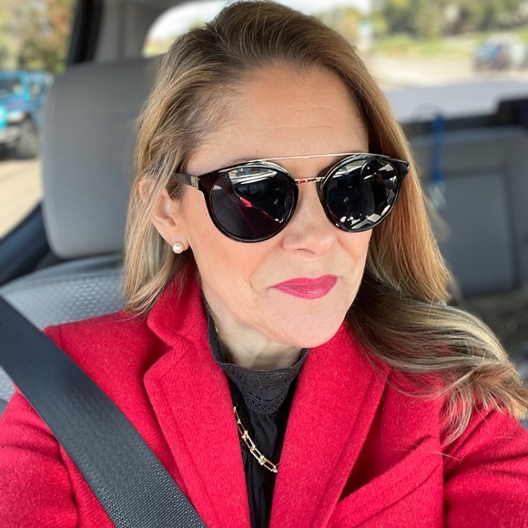 Meet your Posher, Lisa - Picture 4 of 4